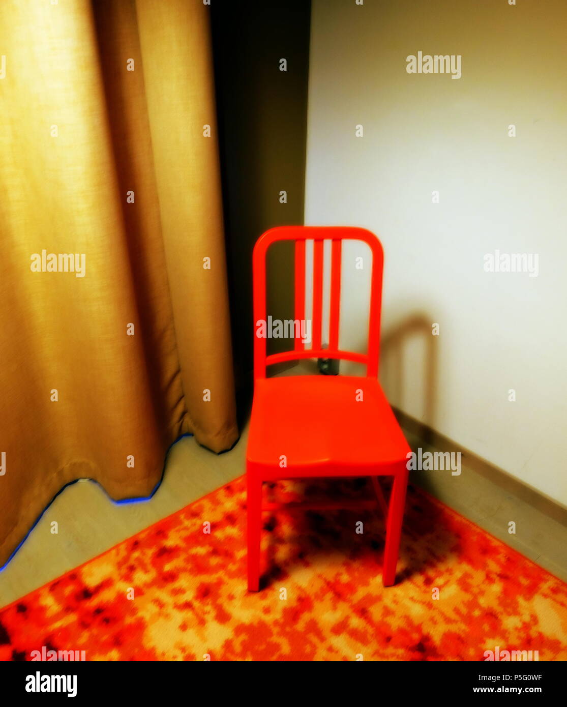 Silla roja del hotel fotografías e imágenes de alta resolución - Alamy