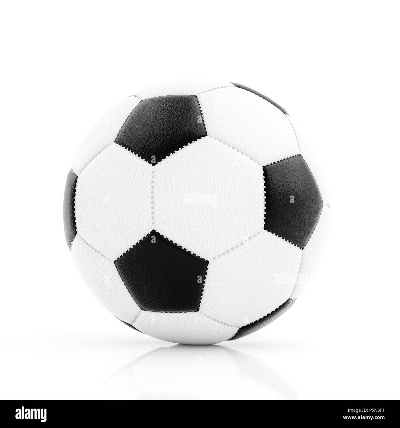 Balón de fútbol clásico sobre un fondo blanco con reflexión sobre la  superficie blanca Fotografía de stock - Alamy