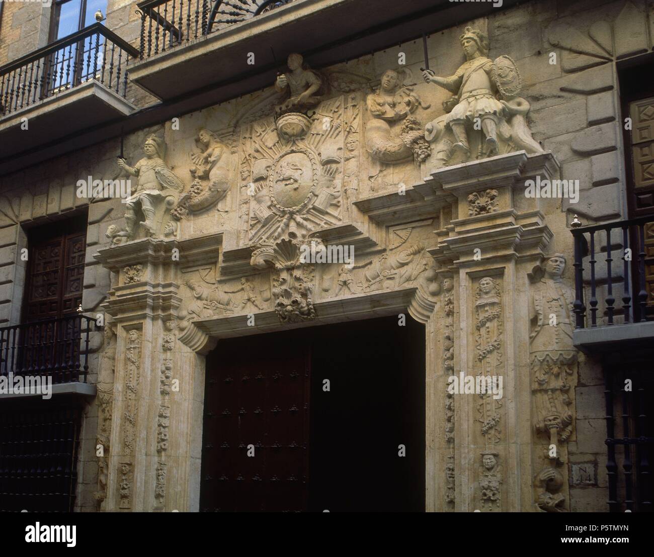 CALLE ALCALDE PORTADA DEL PALACIO DE EZPELETA. Lugar: Palacio de Ezpeleta,  Pamplona, Navarra, España Fotografía de stock - Alamy