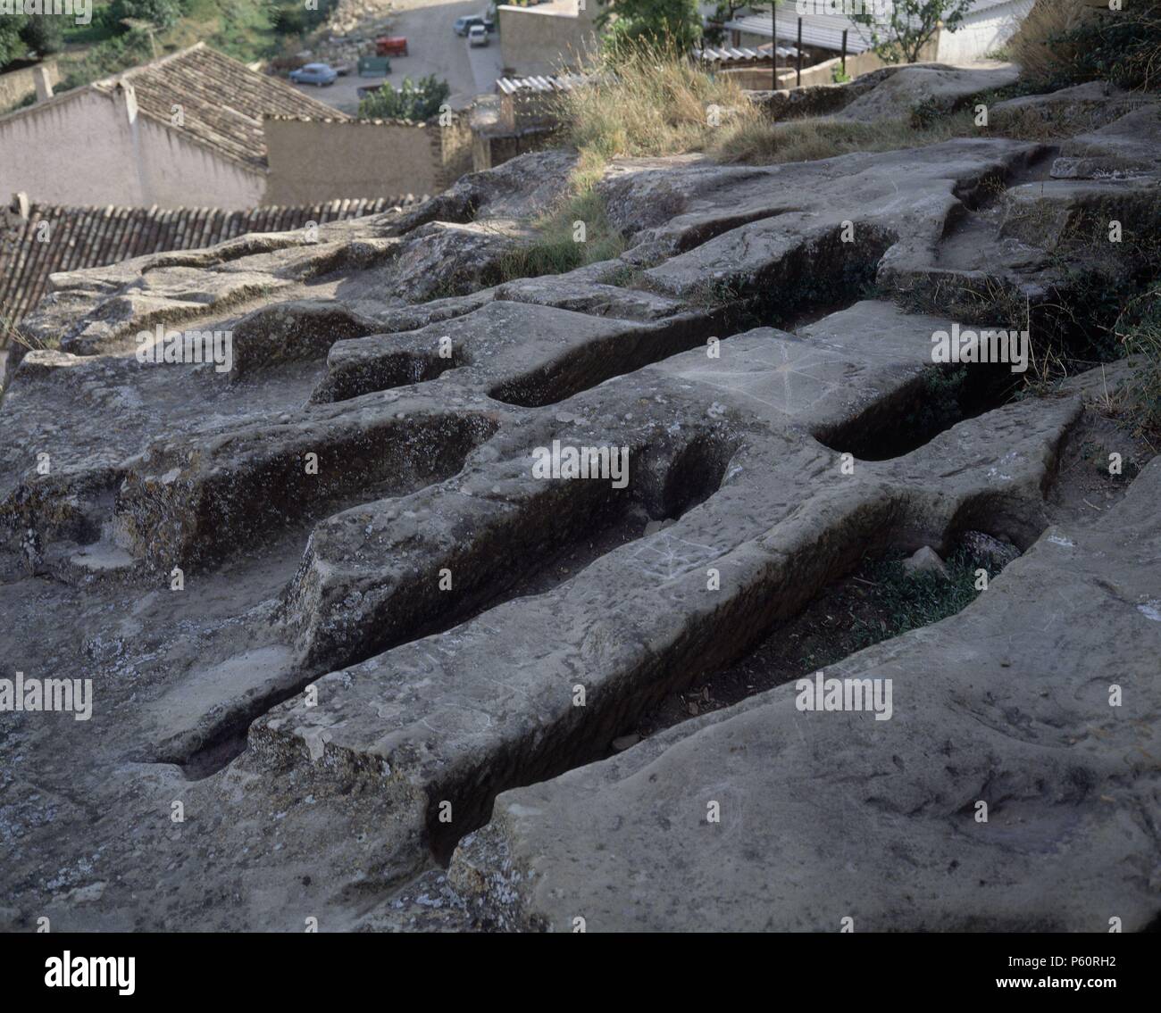 IGLESIA DE SAN JUAN Tumbas esculpidas en piedra Siglo VI