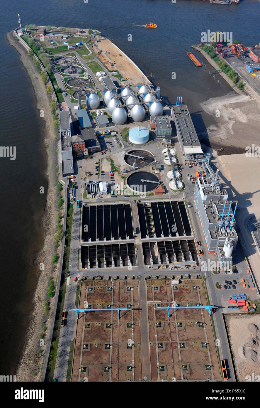 Planta de tratamiento de agua, Hamburgo, Alemania, vista aérea Foto de stock