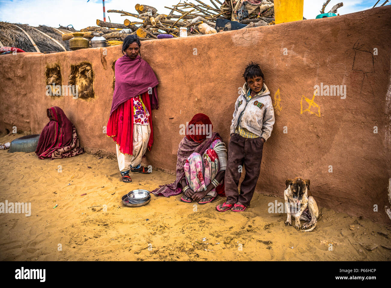 La India Rajasthan la vida de aldea en el desierto de Thar Foto de stock