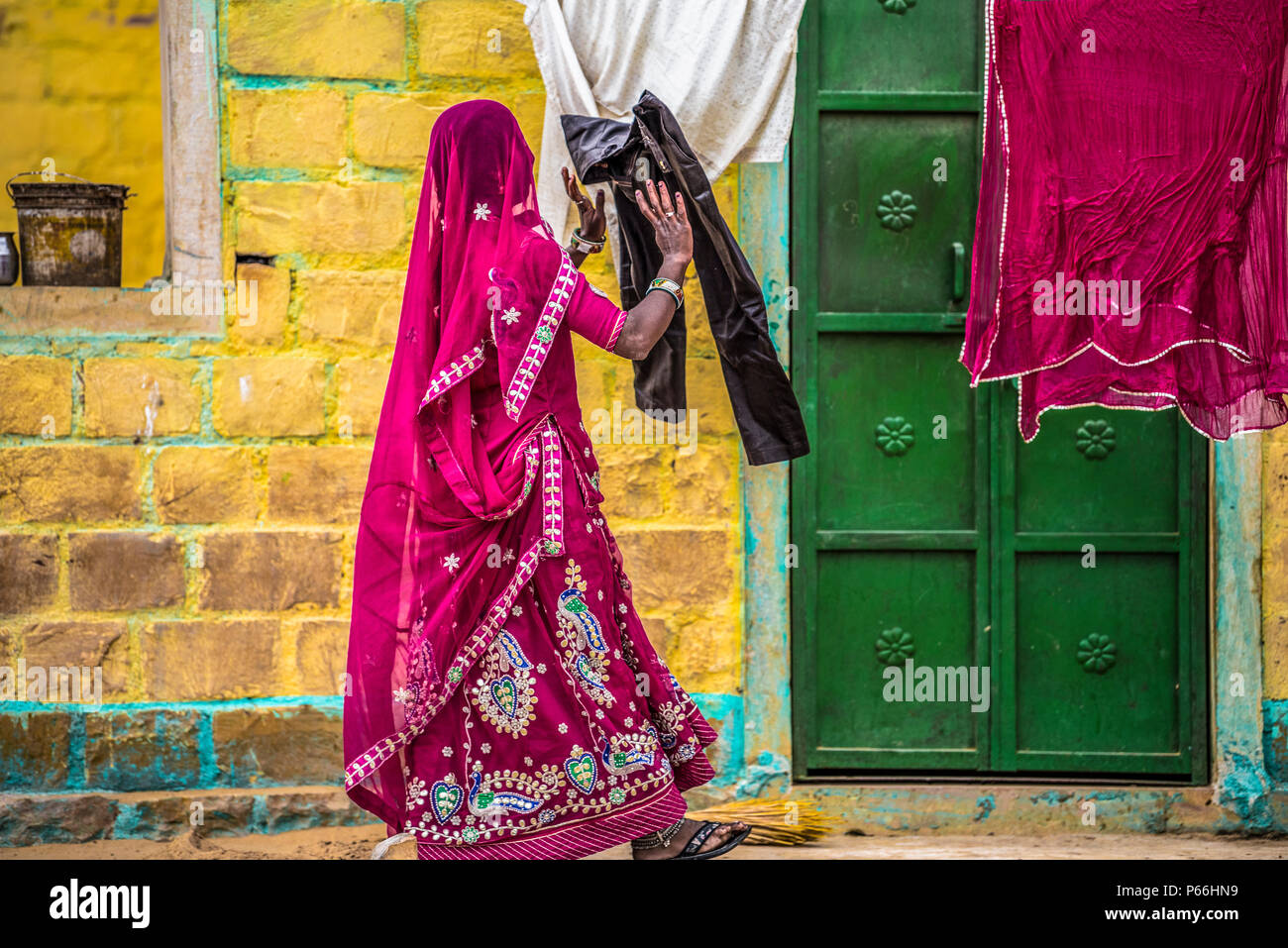 La India Rajasthan la vida de aldea en el desierto de Thar Foto de stock