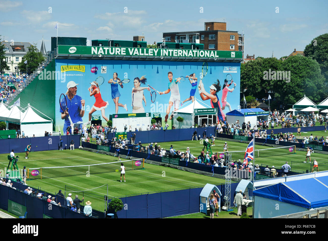 Durante el torneo de tenis internacional Nature Valley en Devonshire Park en Eastbourne East Sussex, Reino Unido. El 25 de junio de 2018 Foto de stock