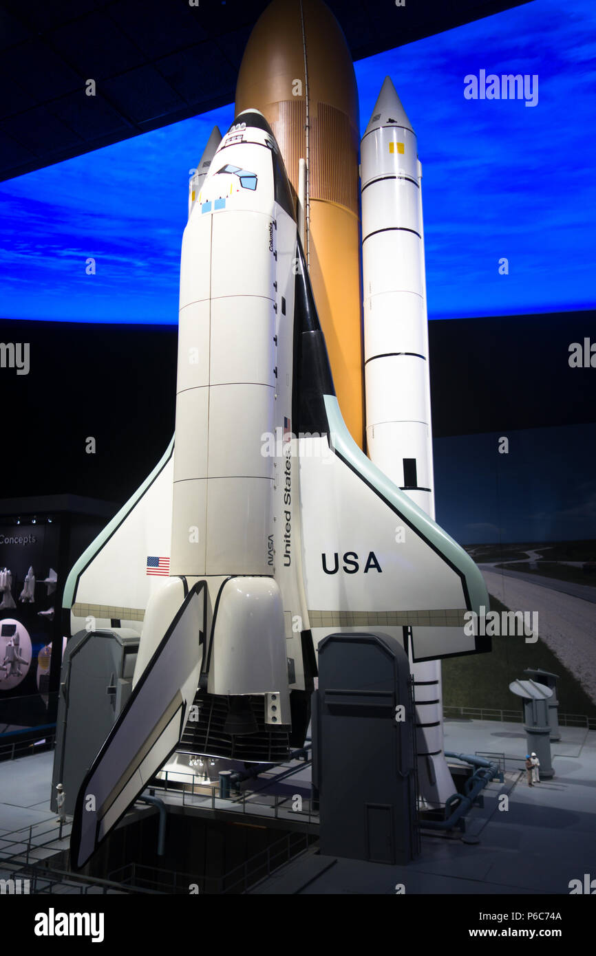 Una réplica del transbordador espacial de la NASA en exhibición en el Museo Nacional del Aire y del espacio en Washington, Distrito de Columbia, EE.UU. Foto de stock