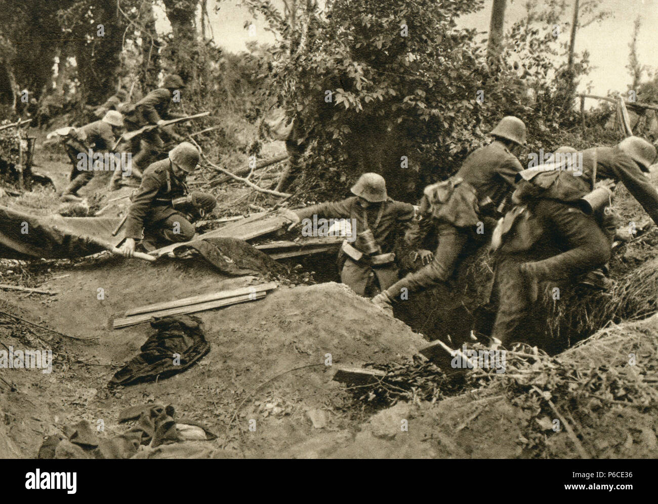 Guerra de atrición, soldados alemanes, terreno de batalla, montdidier