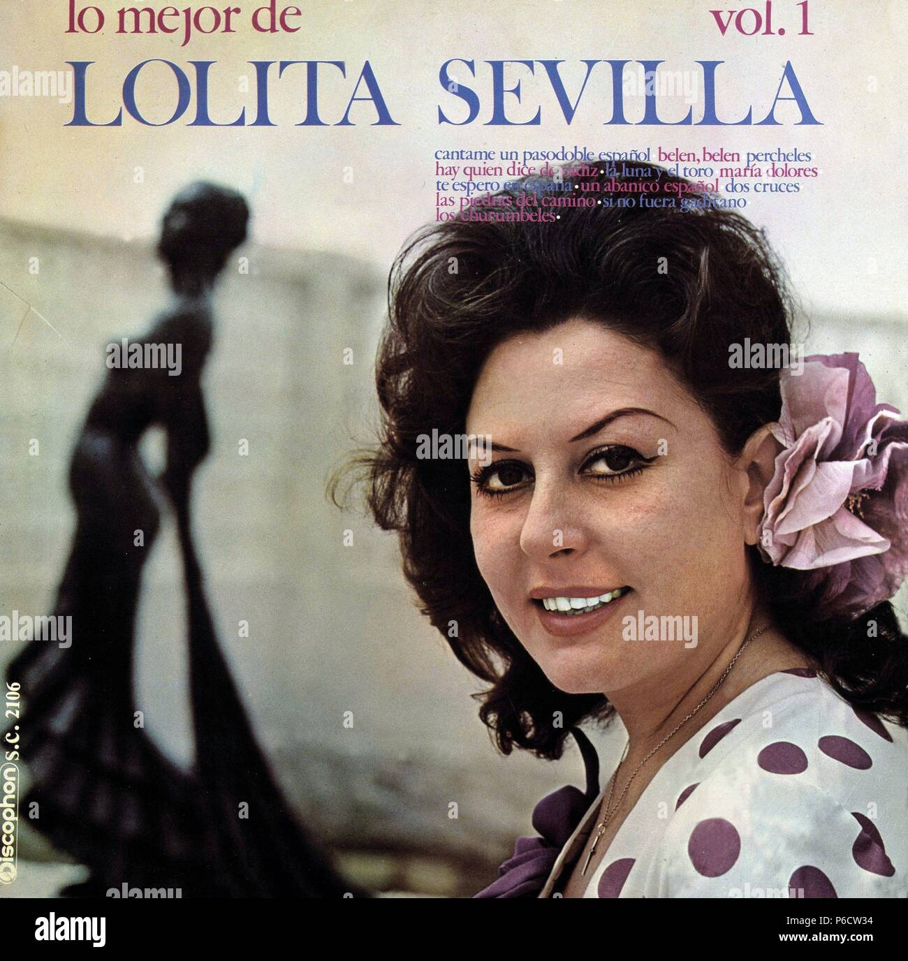 SEVILLA , Lolita. MARIA DE LOS ANGELES MORENO GÓMEZ. CANTANTE y actriz  española.Sevilla 1936. PORTADA DE discoteca Fotografía de stock - Alamy