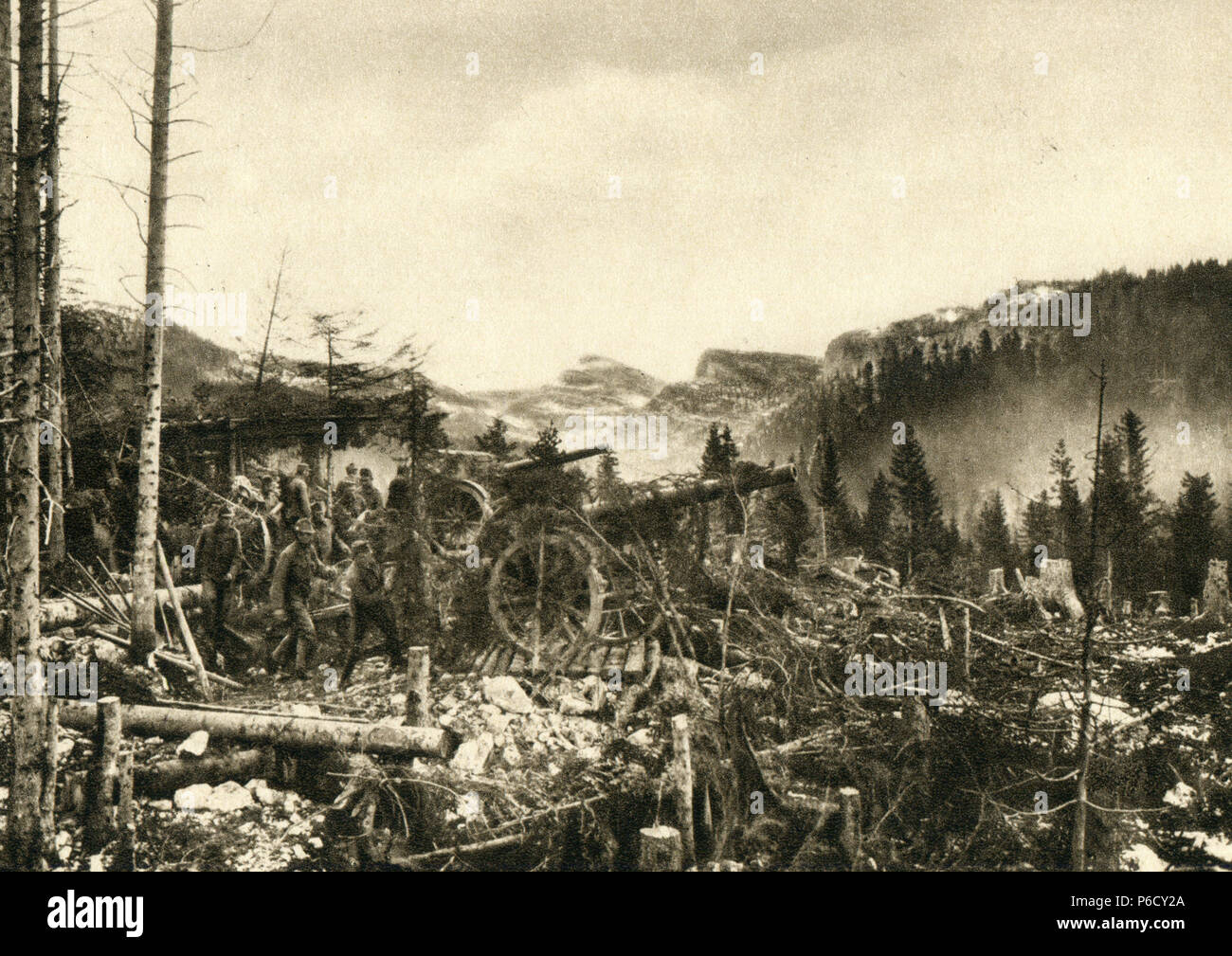 Batería, ofensiva, soldados austríacos, ww1, la primera guerra mundial, la primera guerra mundial Foto de stock