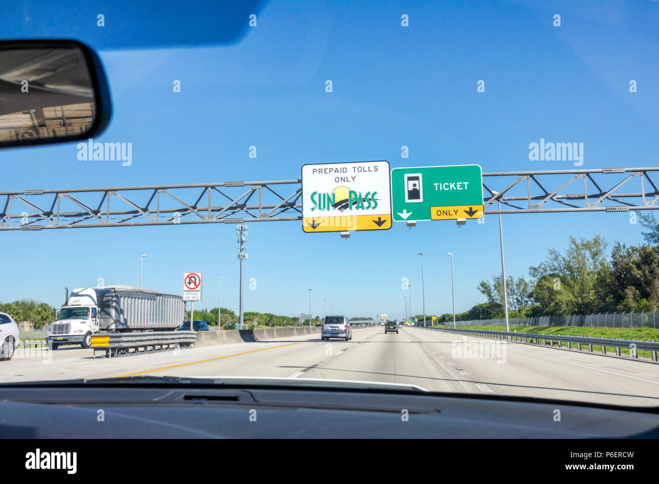 Fort Ft. Lauderdale Florida, Florida's Turnpike petol road, SunPass