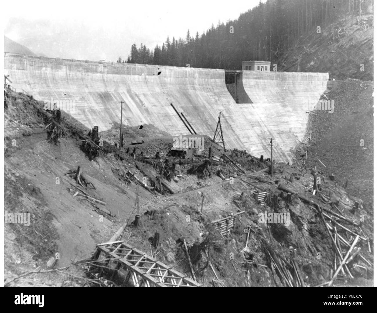 . Inglés la construcción de la presa del río Cedar, Washington, 25 de