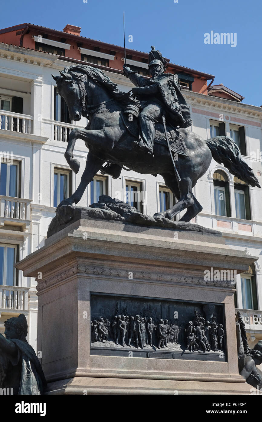 Monumento a Víctor Manuel II, primer rey de Italia unida, Riva degli Schiavoni, Venecia, Italia Monumento a Víctor Manuel II, primer rey de Italia unida, Riva degli Schiavoni, Venecia, Italia