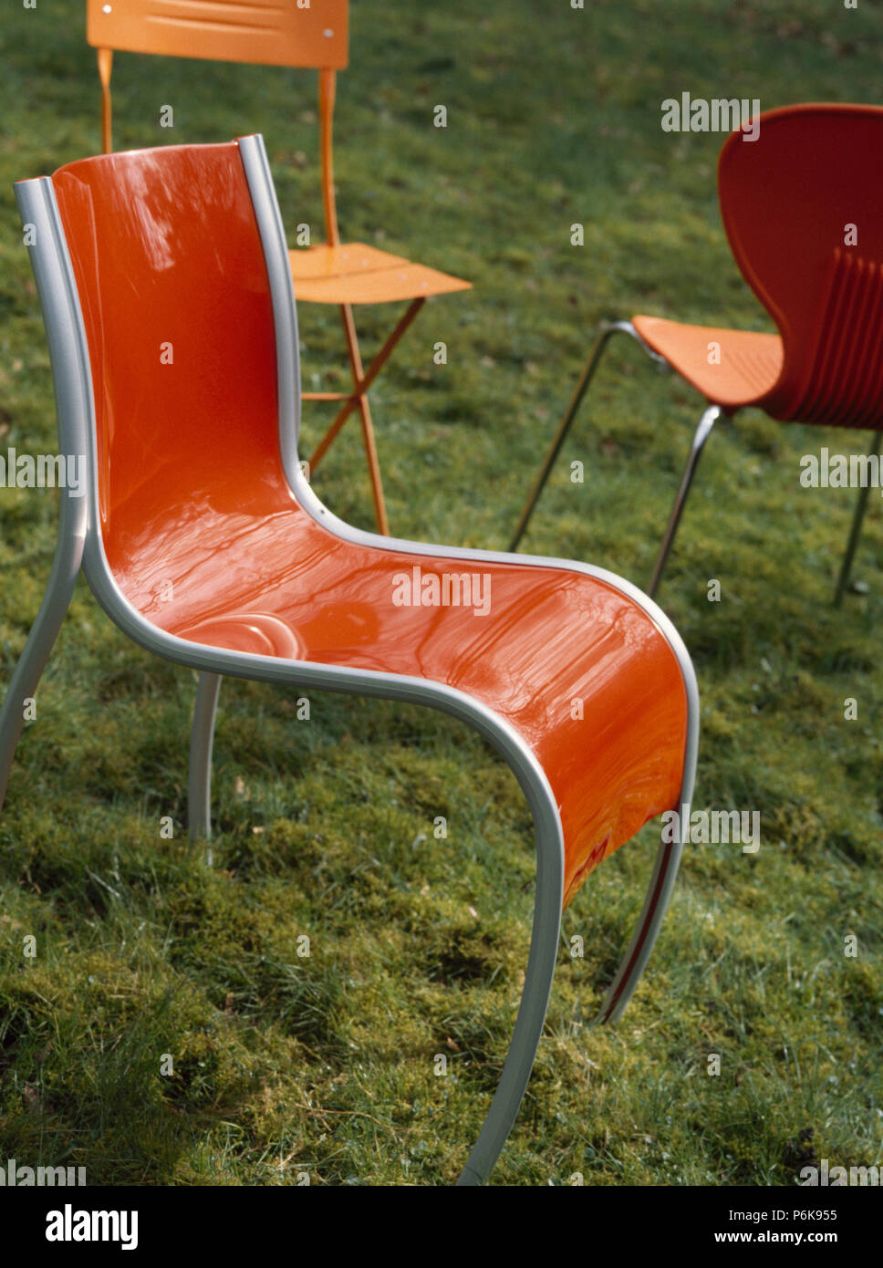 Close-up de Ron Arad rojo de Plástico fantástico silla elástica' Fotografía  de stock - Alamy