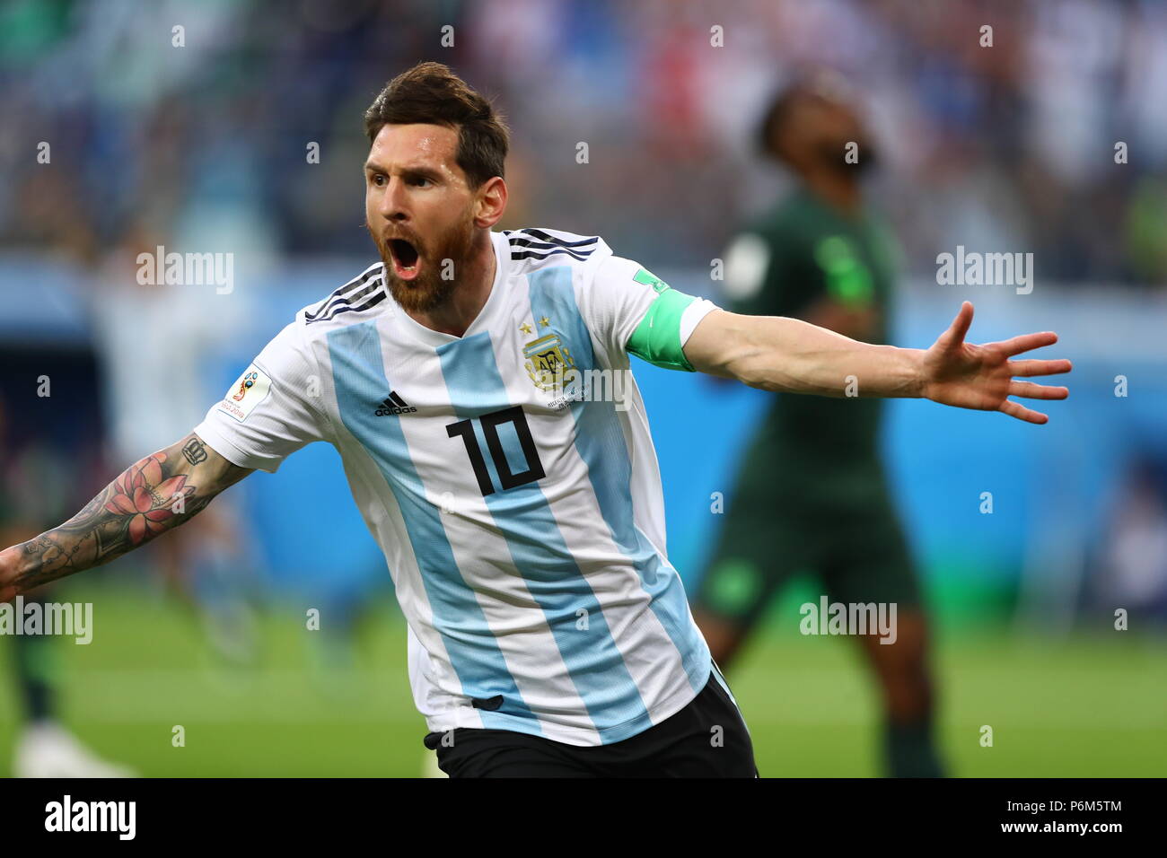 Lionel Messi (ARG), celebra el primer gol de puntuación durante la Copa Mundial de la FIFA Rusia 2018 Grupo D partido Nigeria y Argentina en Krestovsky Stadium en San Petersburgo, Rusia,