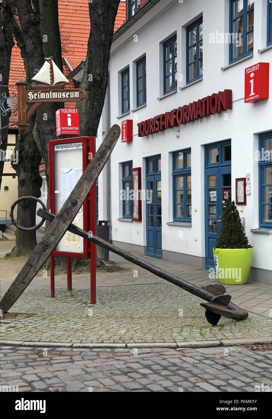 Warnemuende Warnemuende, Información turística Foto de stock