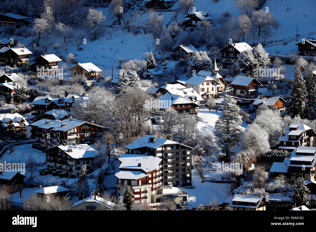Vista general de Saint-Gervais Mont-Blanc en invierno. Francia. Foto de stock