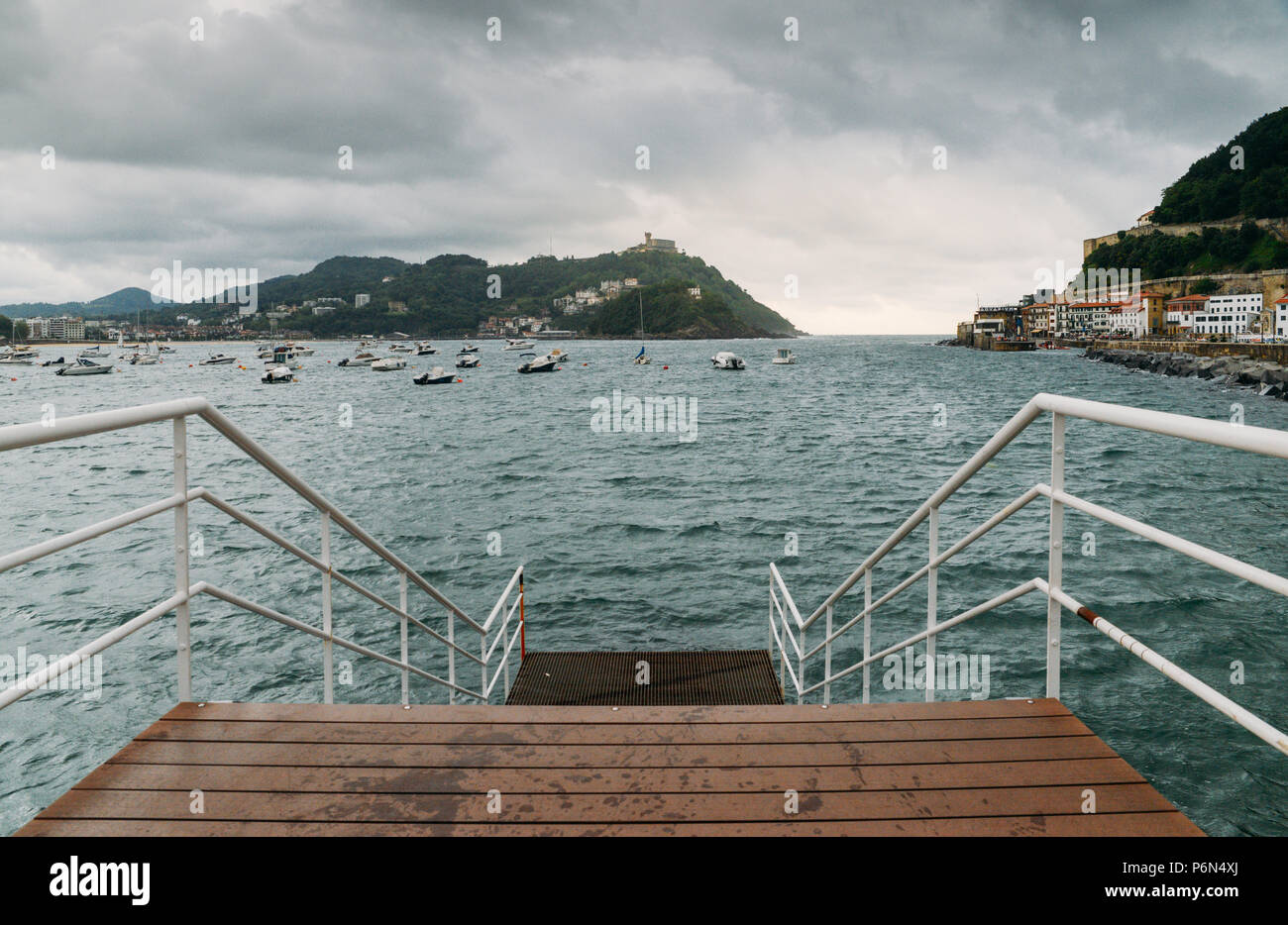 La playa de La Concha desde el paseo marítimo. San Sebastián, España  Fotografía de stock - Alamy