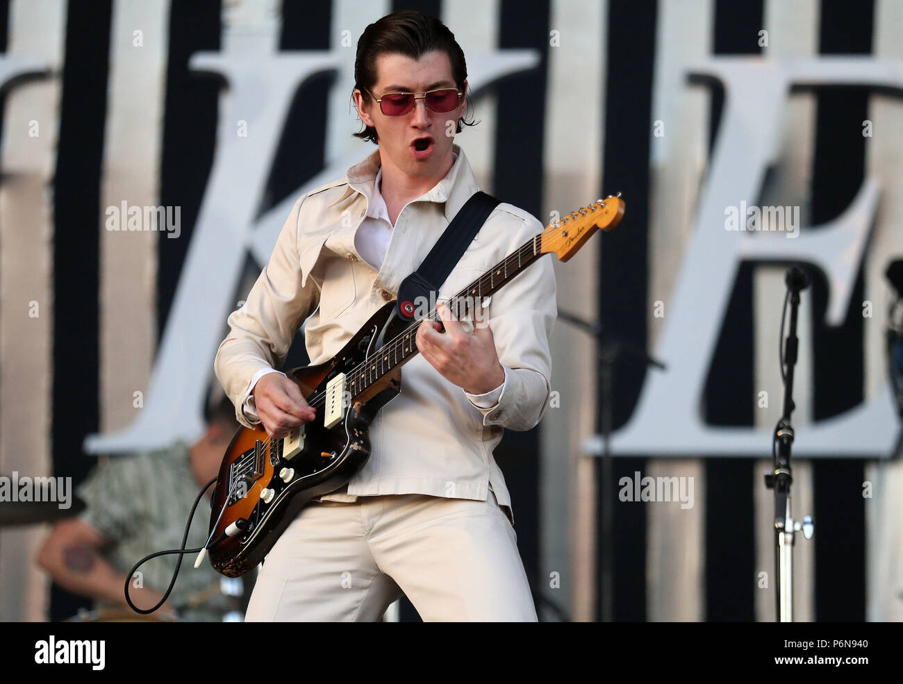 Sólo para uso editorial, NO SE PUEDE UTILIZAR DESPUÉS DEL LUNES 1 DE  OCTUBRE DE 2018, Alex Turner de Arctic Monkeys realiza sobre el escenario  principal durante el festival TRNSMT en Glasgow