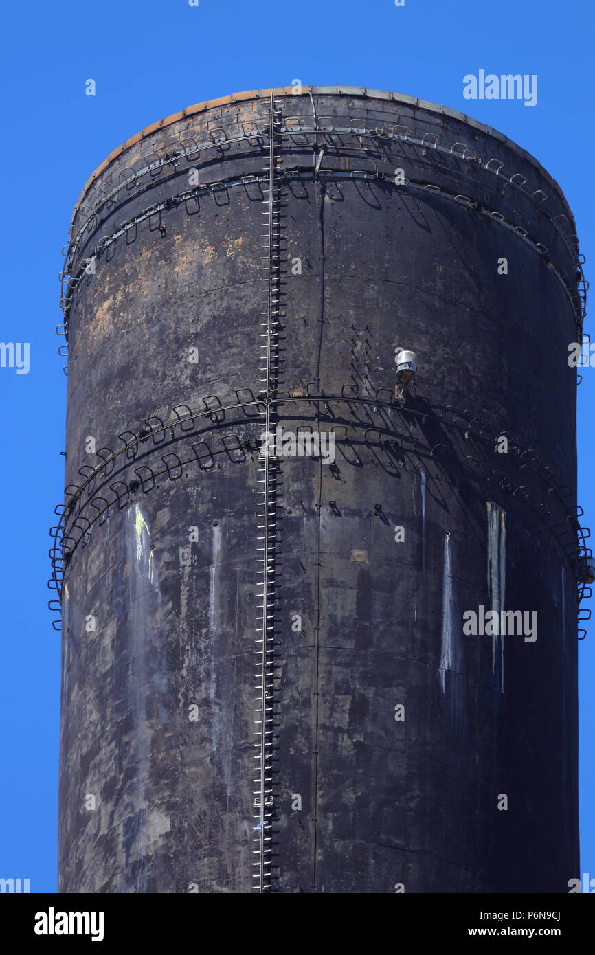 Una torre de refrigeración, planificado para demolición en Ferrybridge Power Station en West Yorkshire Foto de stock