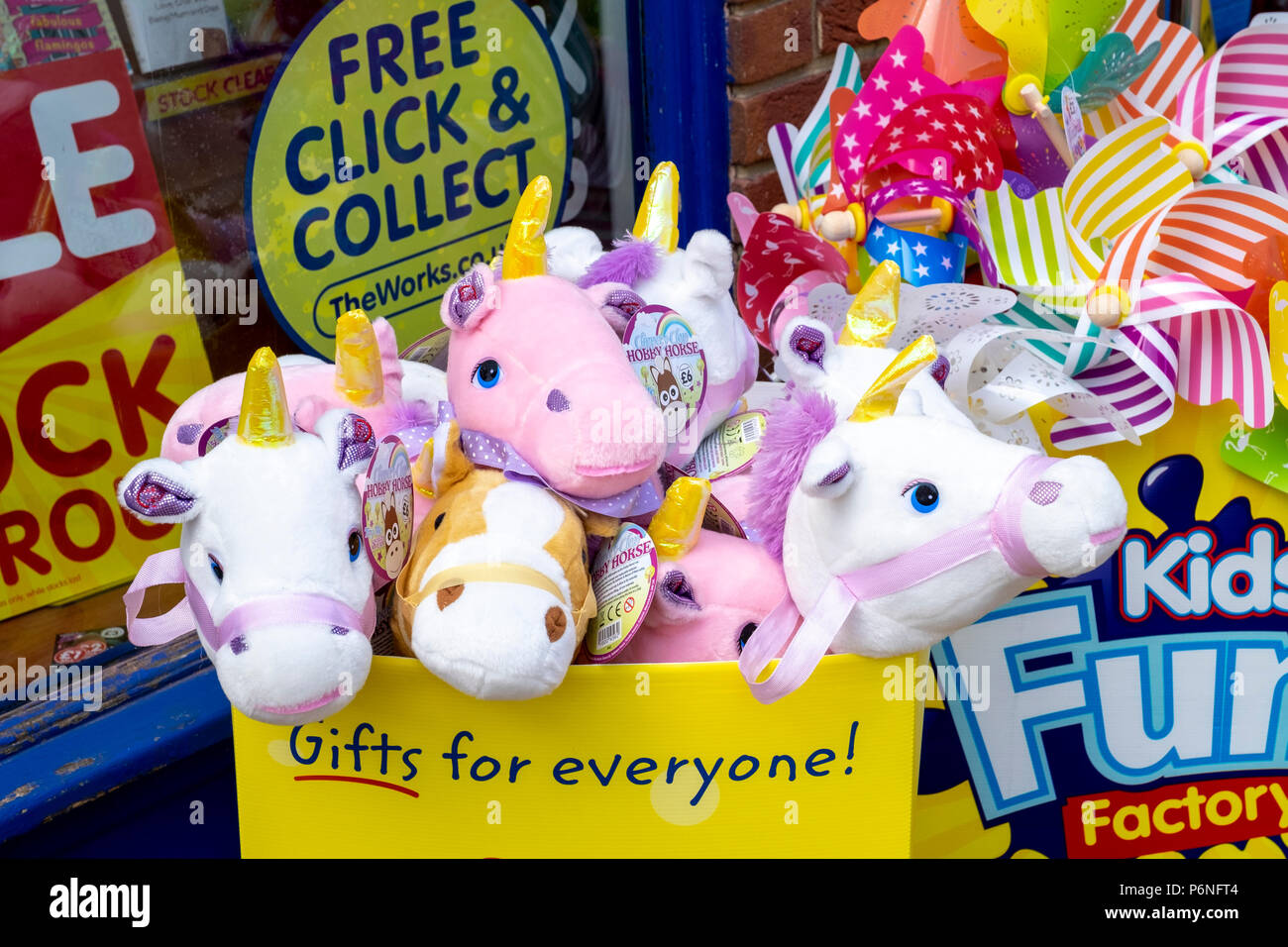 Unicornio caballo hobby juguetes para niños Fotografía de stock - Alamy