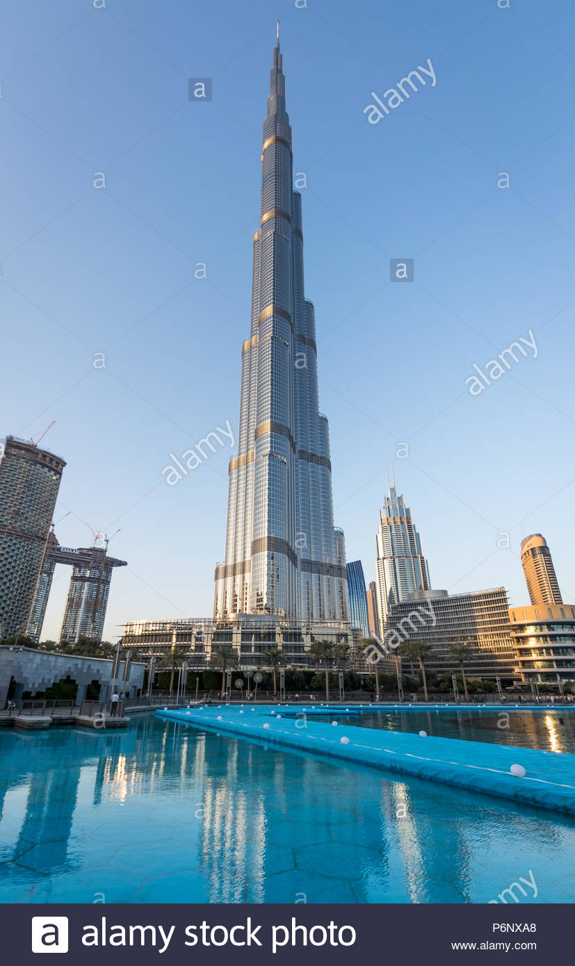 Una vista del Burj Khalifa en el centro de Dubai Foto de stock