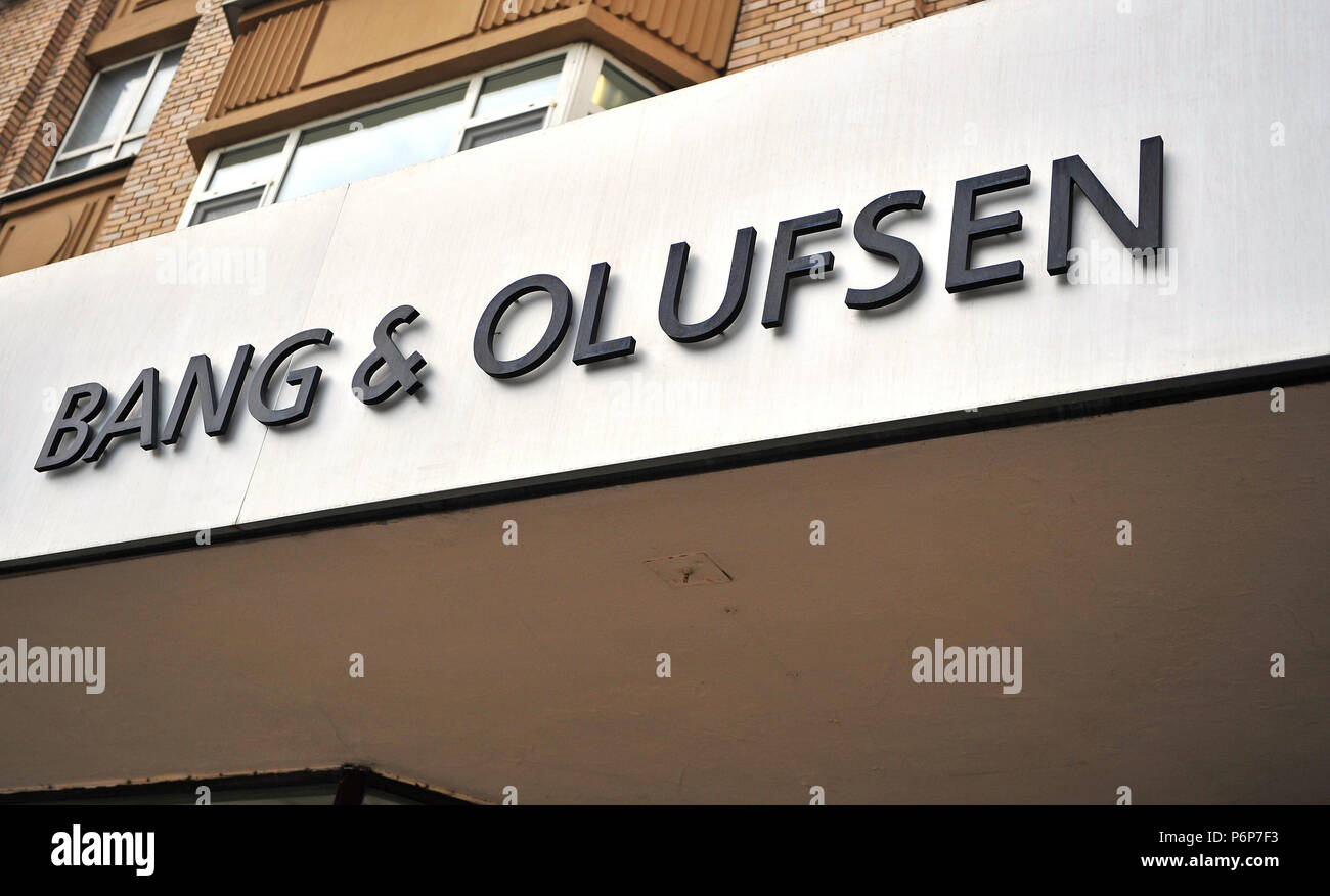 Moscú, Rusia - 02 de mayo: el logotipo de Bang & Olufsen, almacén de Moscú el 2 de mayo de 2018. Bang & Olufsen es danés de gama alta empresa de electrónica de consumo. Foto de stock