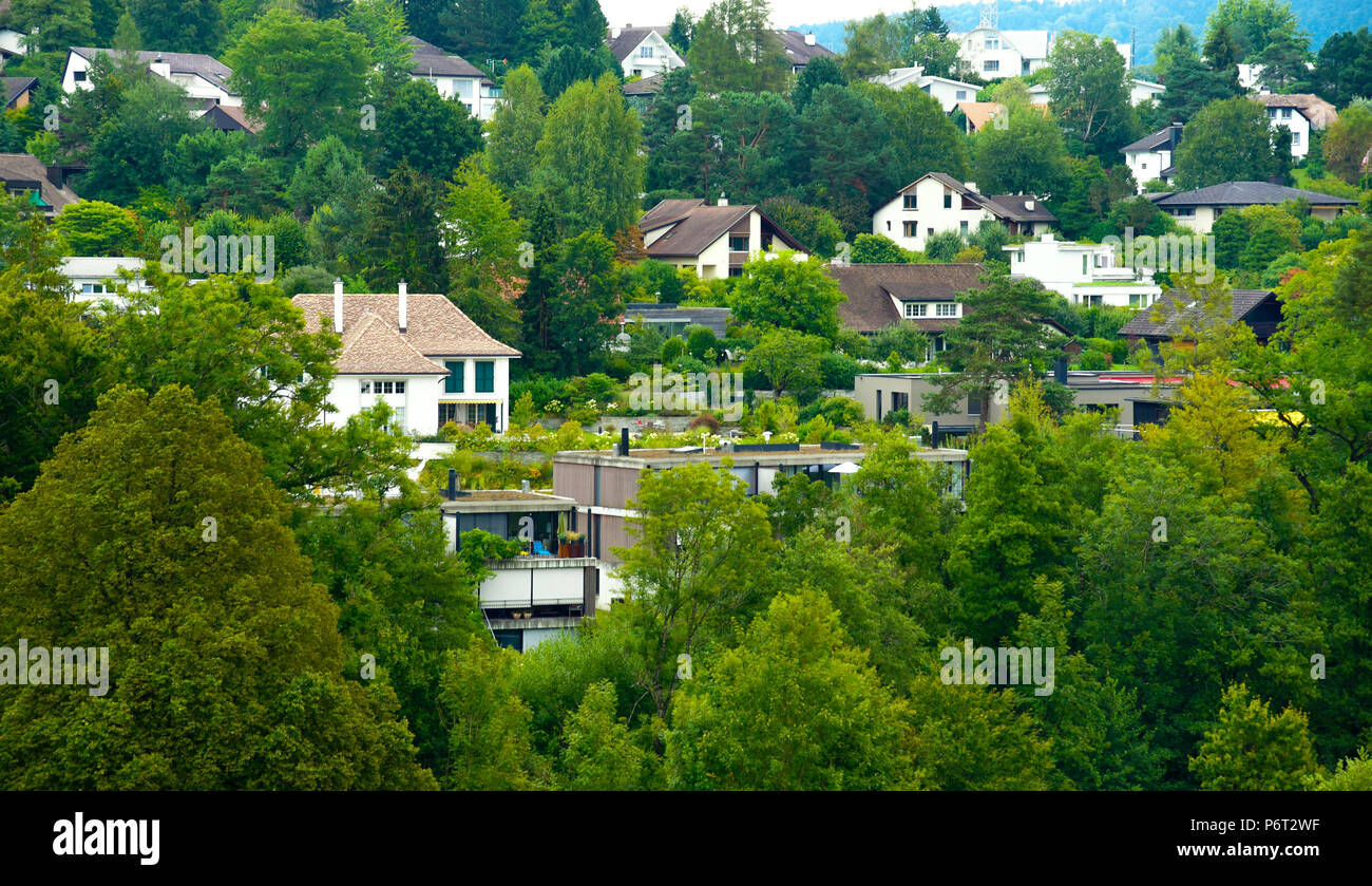 Casas en una montaña Foto de stock