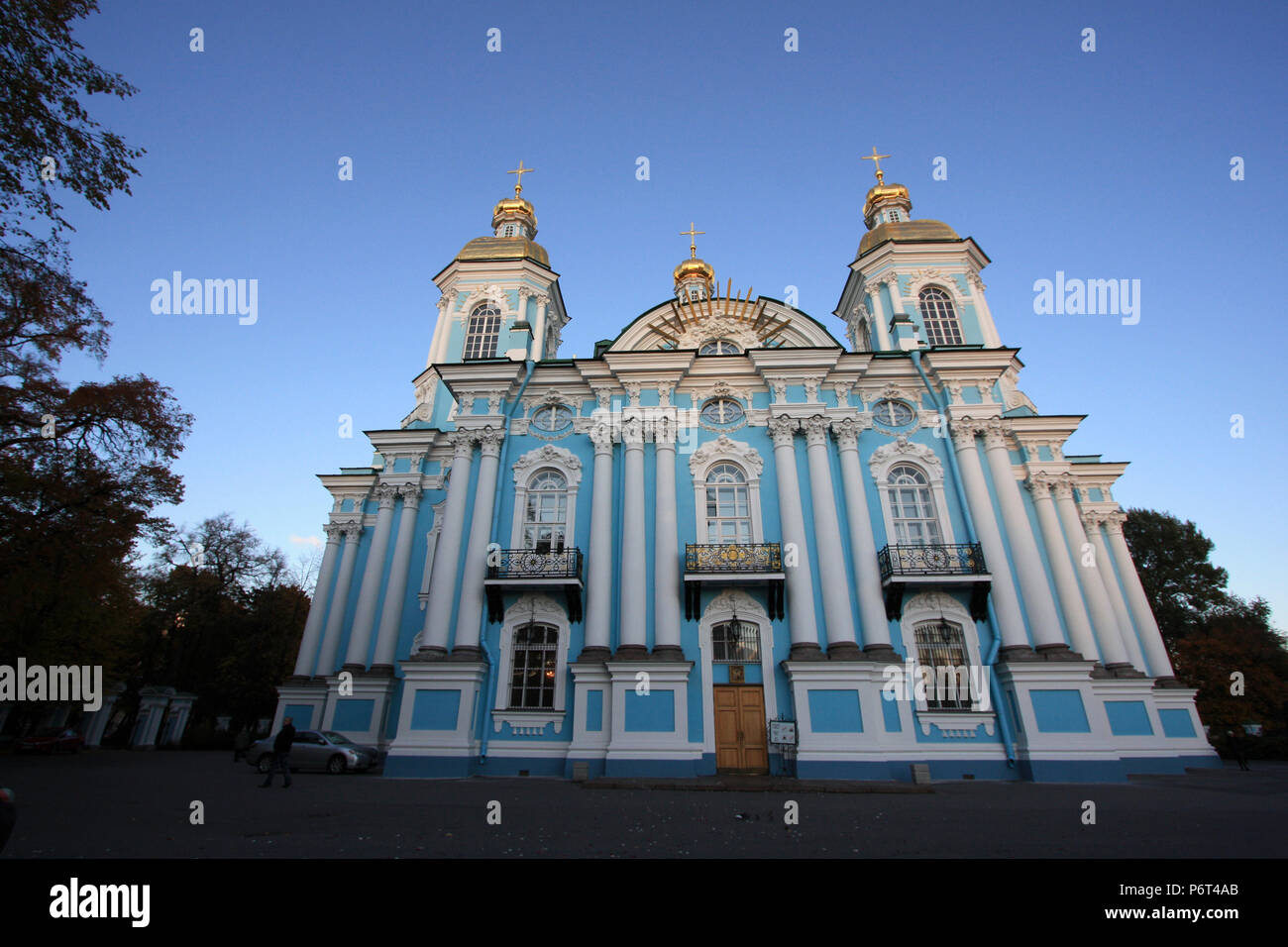 Vista exterior de la Catedral Naval de San Nicolás, el Sailor's Cathedral, en San Petersburgo, Rusia Foto de stock
