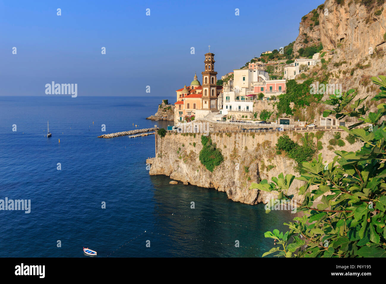 Italia, Campania, en la costa de Amalfi, Salerno distrito. La península de Sorrento. Atrani. Foto de stock