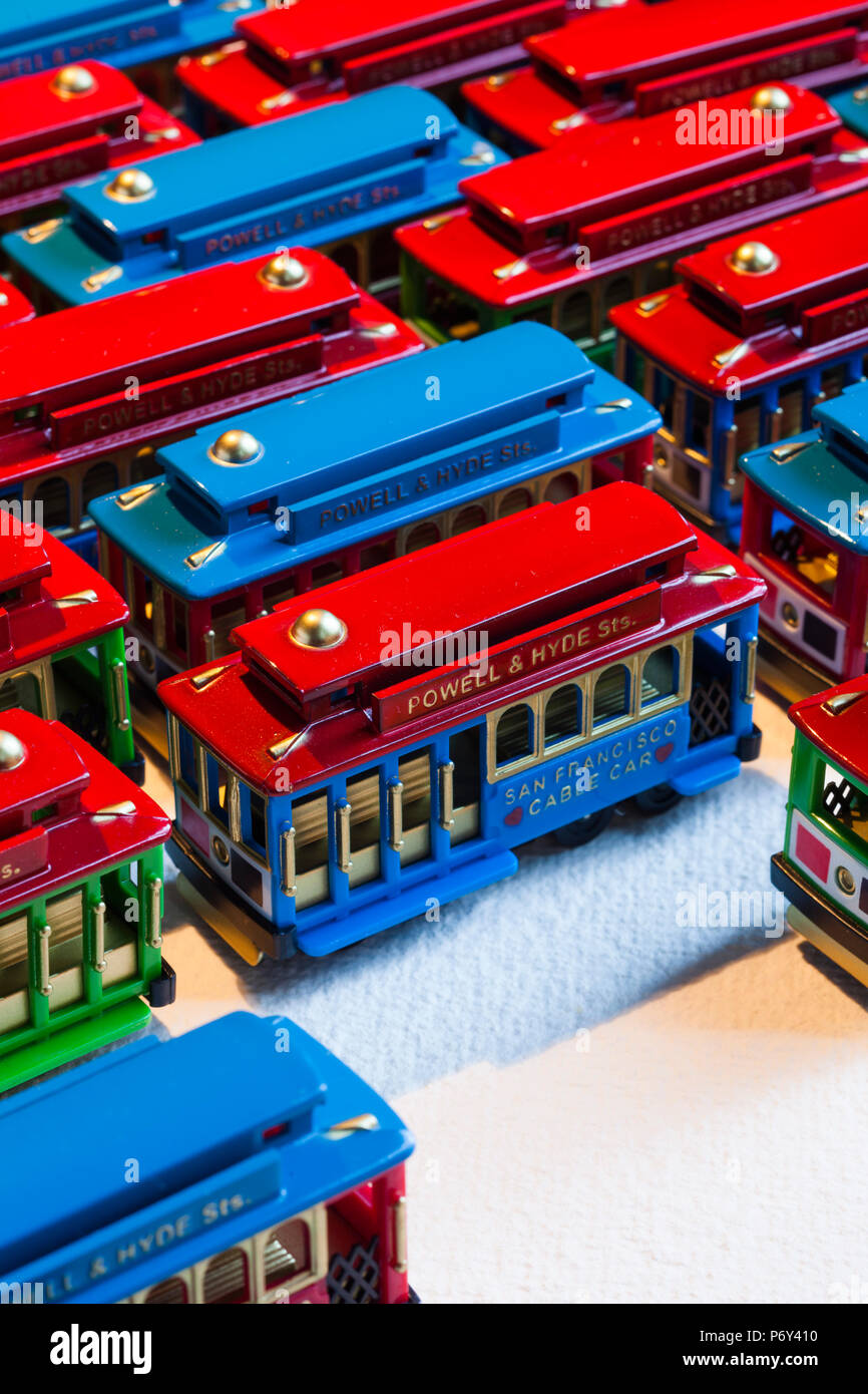 Miniature san francisco cable car toy fotografías e imágenes de alta  resolución - Alamy