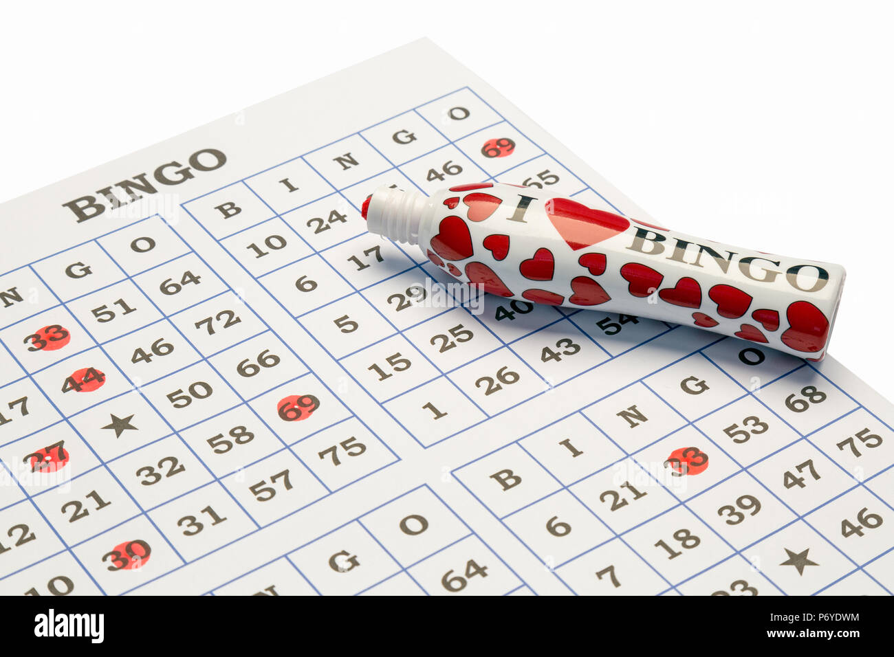 Me encanta el Bingo y tarjeta de pluma sobre un fondo blanco. Foto de stock