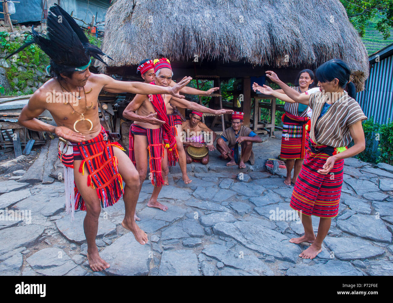 Personas de la minoría Ifugao en Banaue Filipinas Foto de stock