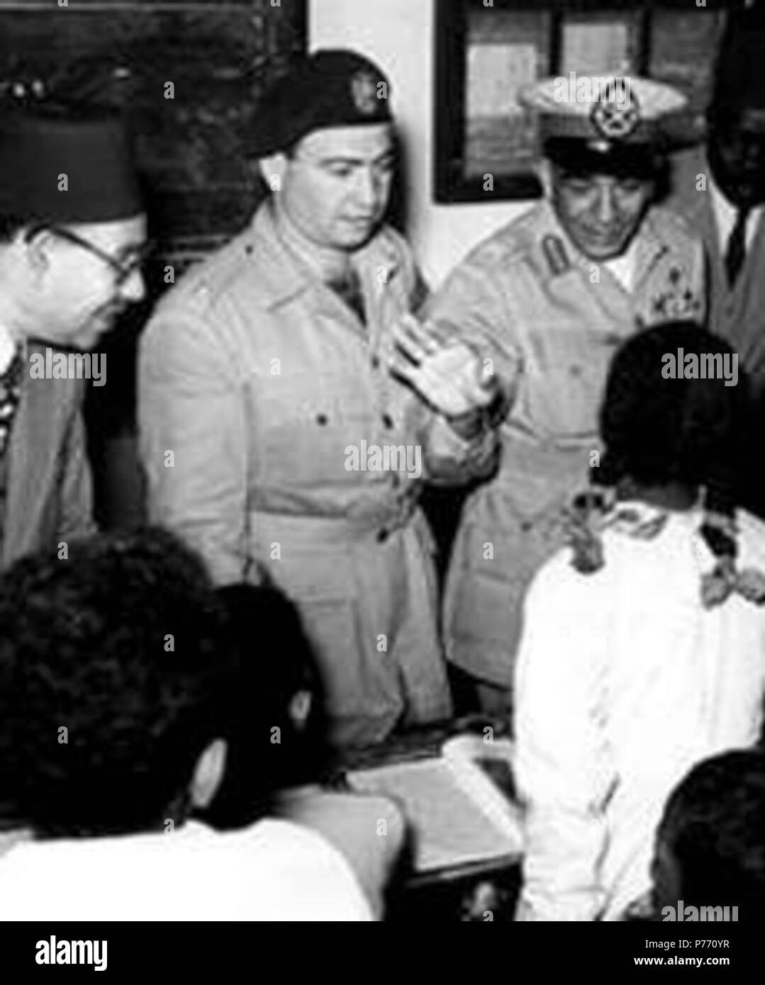 Inglés: Muhammad Naguib final Khalid Muhyi al-Din. Egipto, 1954 : - . 1954 . 1954 3 Naguib Khalid Muhyi al-Din 1954 Foto de stock