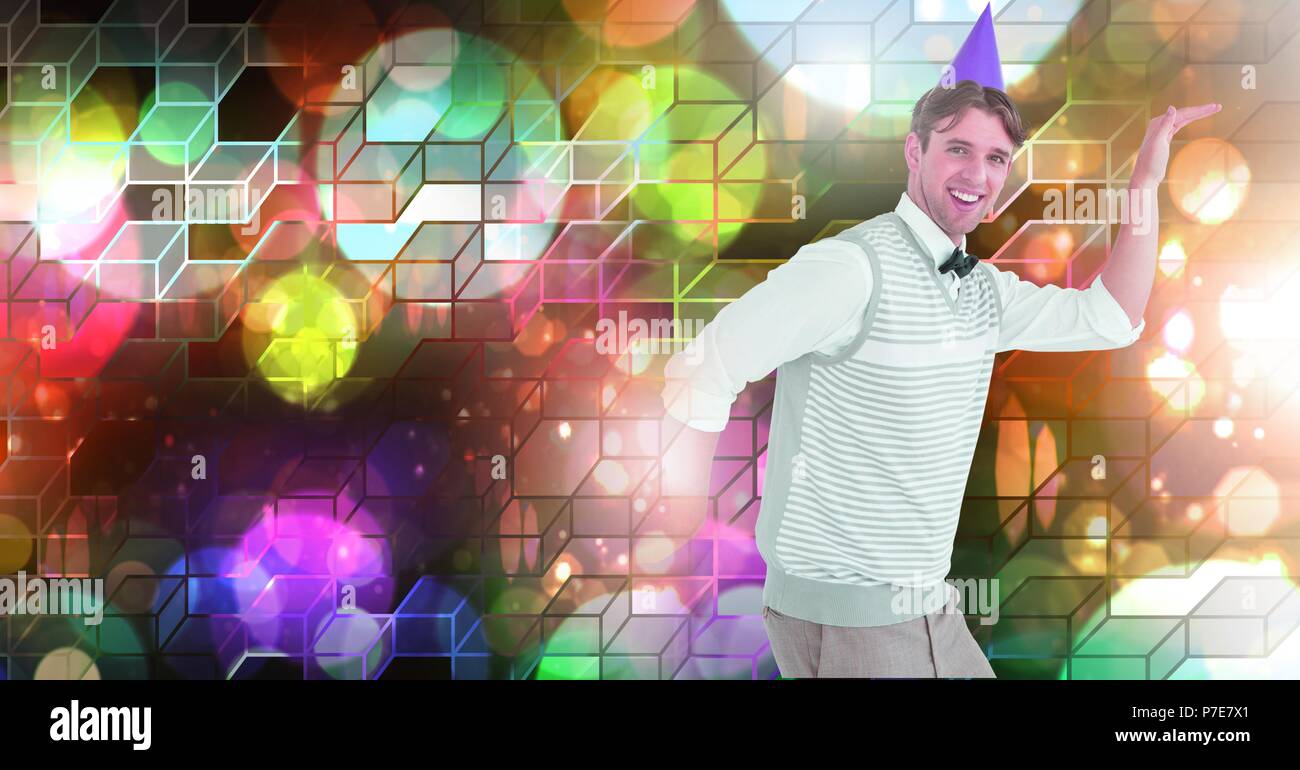 Fiesta de diversión el hombre bailando con luces de ambiente del partido lugar geométrico Foto de stock
