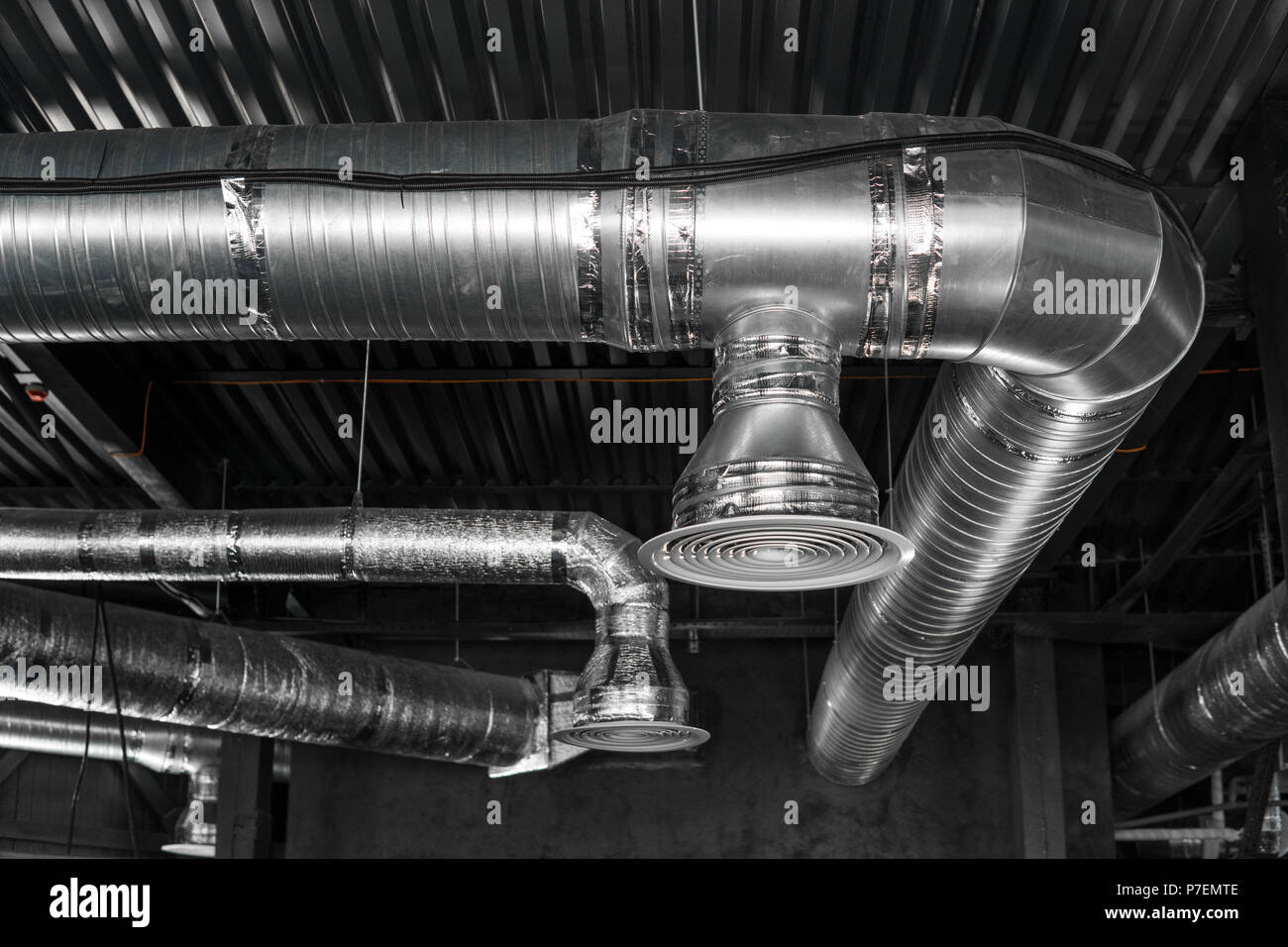 Sistema De Ventilaci N En El Techo De Los Grandes Edificios Tubos De