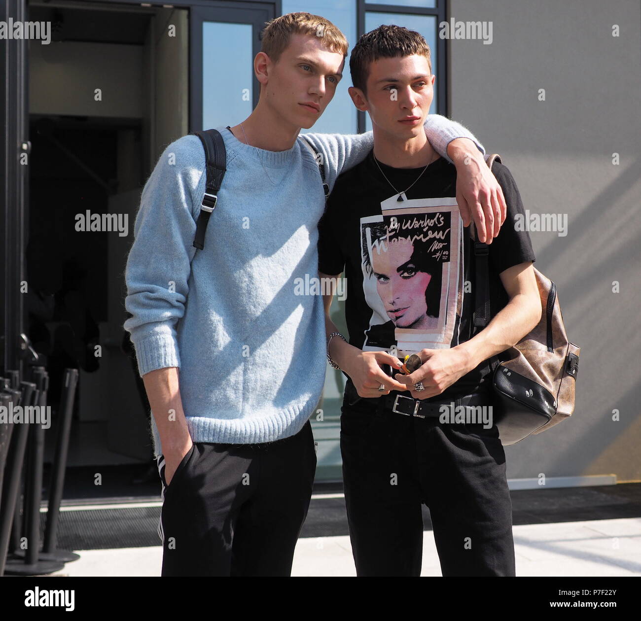 Men fashion week street style fotografías e imágenes de alta resolución -  Página 7 - Alamy