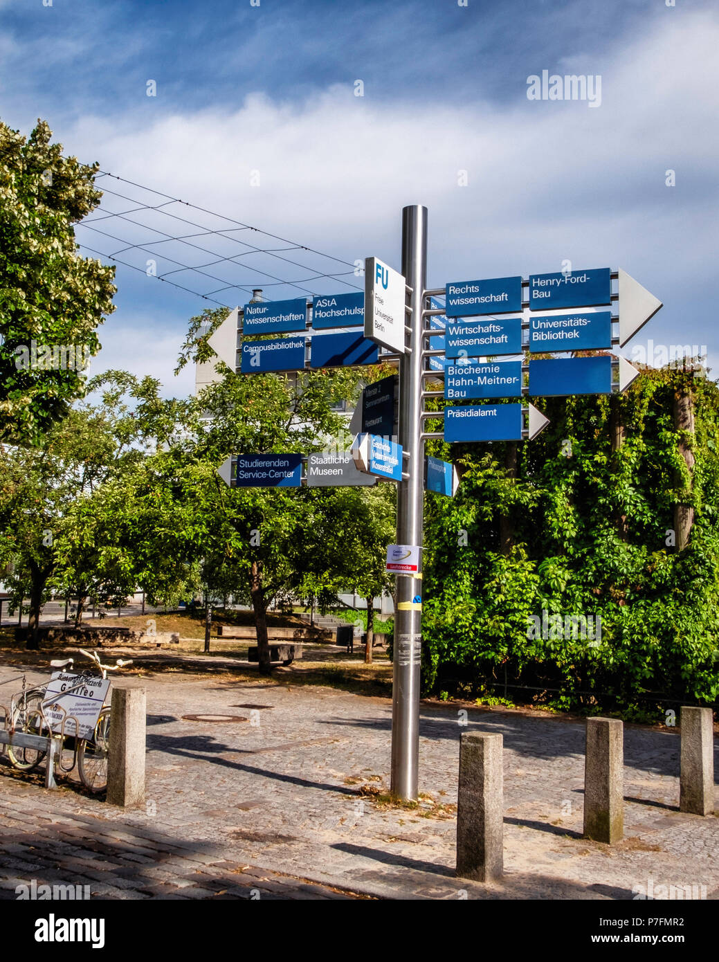 Campus Sign Fotos E Imagenes De Stock Alamy
