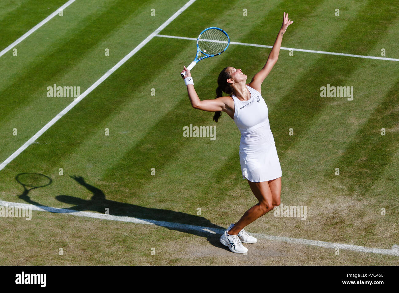 Londres, Reino Unido, 6 de julio de 2018: Por primera vez en su carrera el tenista alemana Julia Goerges ha alcanzado la ronda de 16 en los Campeonatos de Tenis de Wimbledon 2018 en el All England Lawn Tennis y Croquet Club en Londres. Crédito: Frank Molter/Alamy Live News Foto de stock