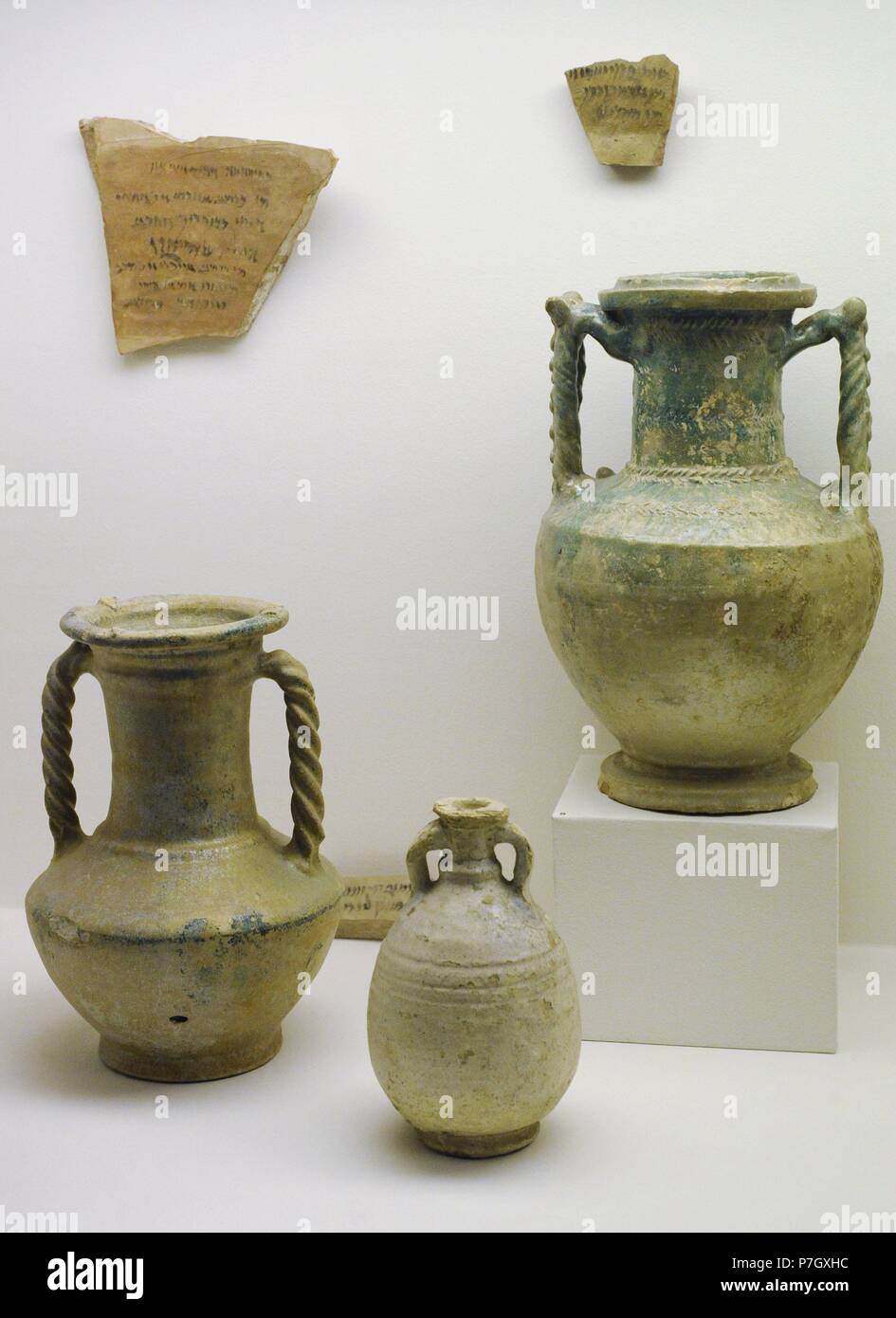 Cercano Oriente. La cerámica vidriada iraní. 2ª-3ª siglo DC. El Museo Estatal del Hermitage. San Petersburgo. Rusia. Foto de stock