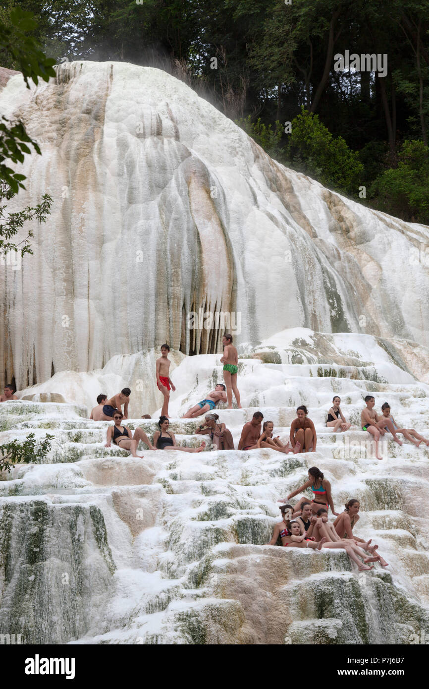 Conocido desde los etruscos y romanos, Bagni San Filippo (Castiglione d'Orcia Toscana Italia