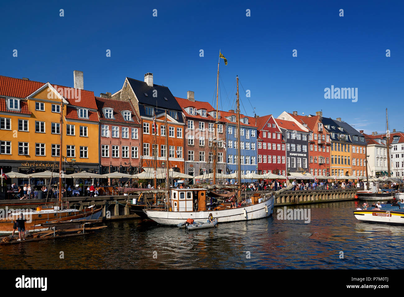 Distrito Turístico de Nyhavn en Copenhague, capital de Dinamarca Foto de stock