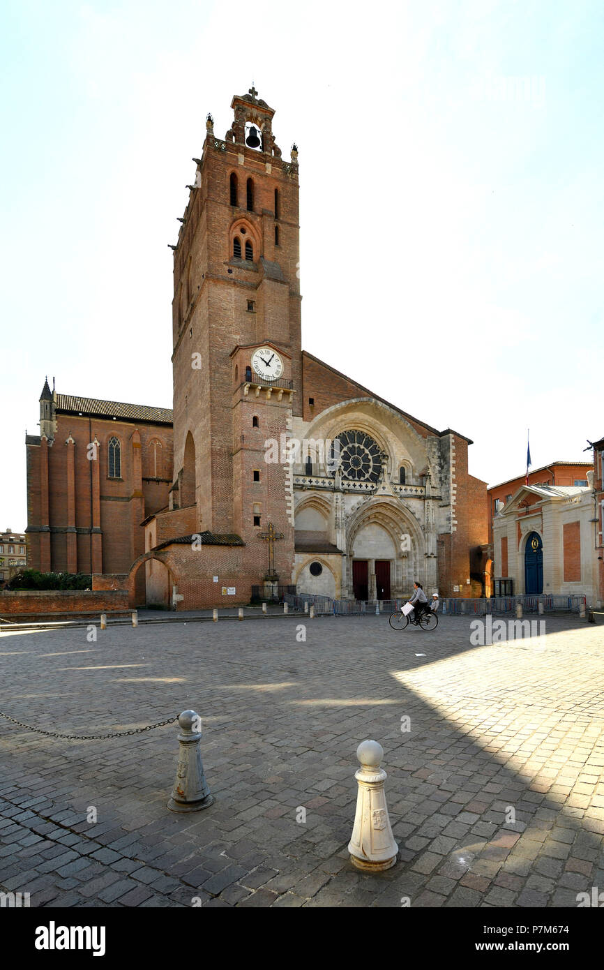 Francia, Haute Garonne, Toulouse, Place Saint Etienne, la catedral Saint Etienne Foto de stock