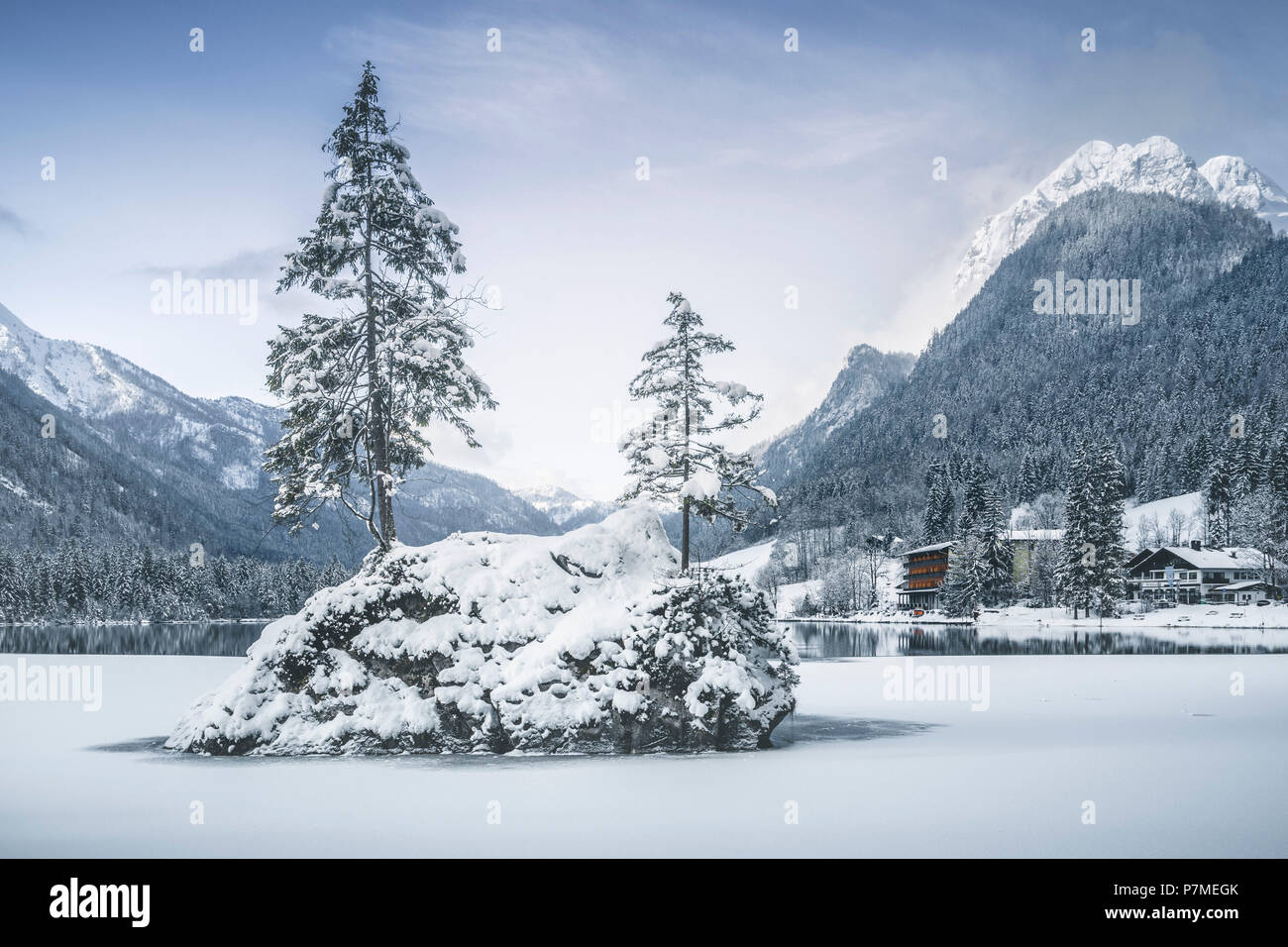 En invierno, el lago Hintersee Hintersee, Berchtesgaden, Baviera, Alemania Foto de stock