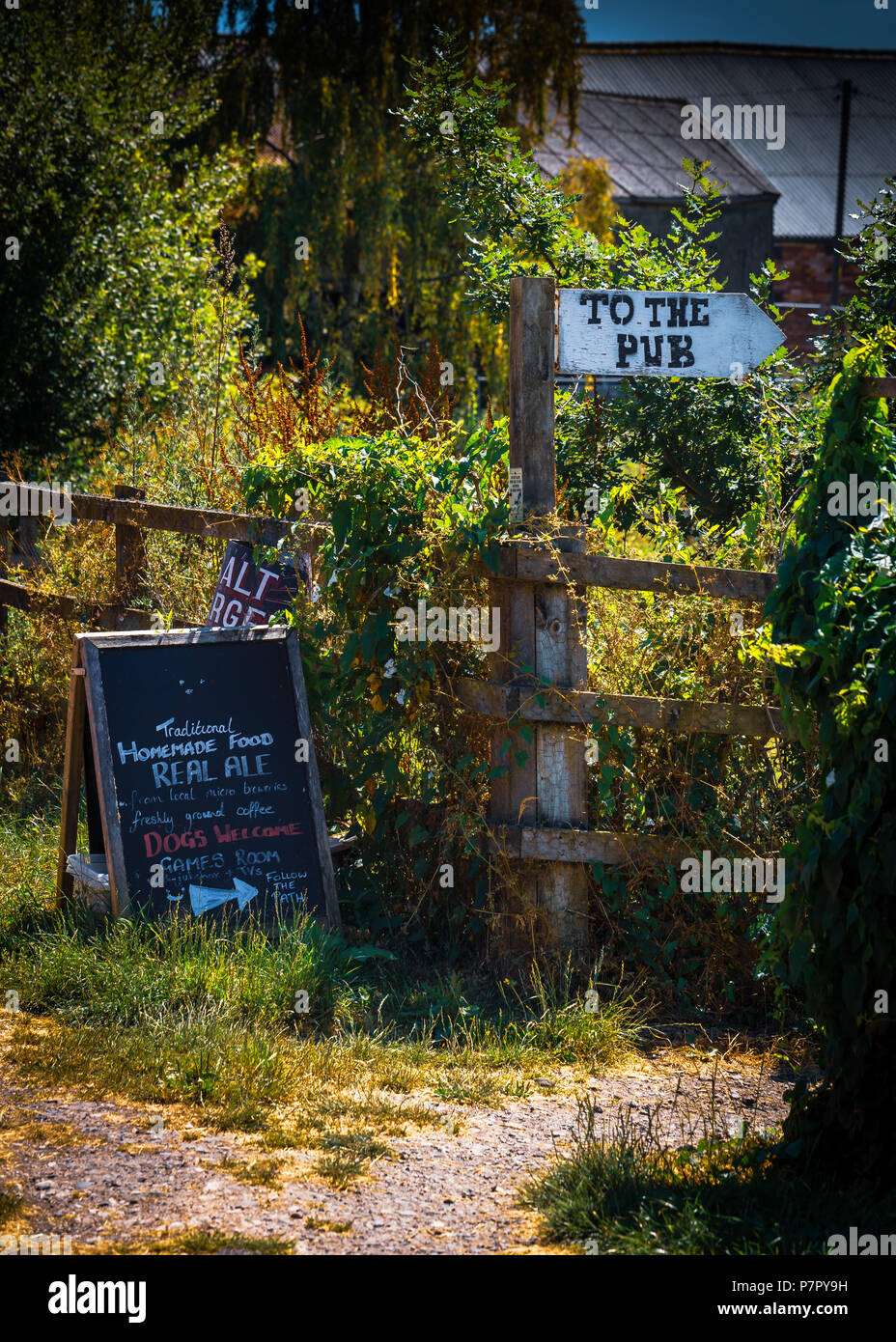 Ruta del pub del canal en Northwich Cheshire Foto de stock