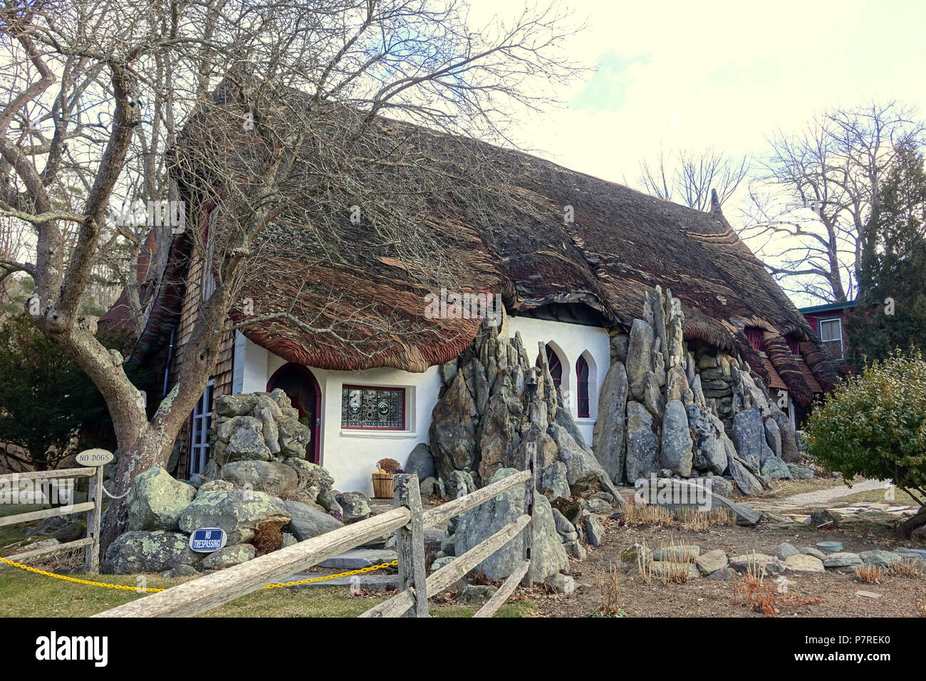 Inglés: - Tyringham Santarella, Massachusetts. Creado por el escultor Henry Hudson Kitson (1863-1947) como su hogar y estudio. El 15 de enero de 2017, 11:57:46 340 - Tyringham Santarella, MA - DSC07299 Foto de stock