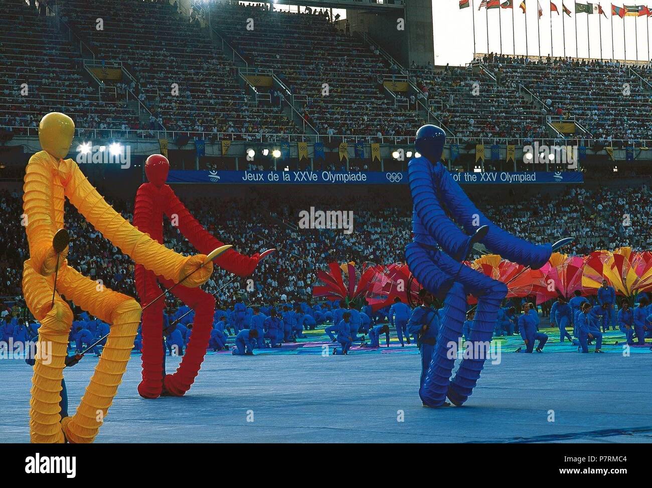 CEREMONIA DE INAUGURACION DE LOS JUEGOS OLIMPICOS DE BARCELONA'92 (23 de  julio de 1992). En este acto actuaron, entre otros, los grupos teatrales de  'La Fura dels Baus' y 'Els Comediants'. OLIMPICOS