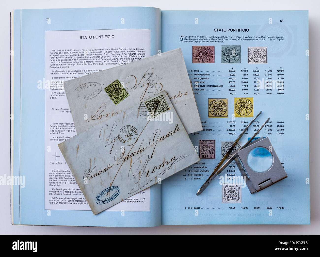 1852 Los Estados Papales (Italia) sellos y Sassone catálogo especializado manual. Foto de stock