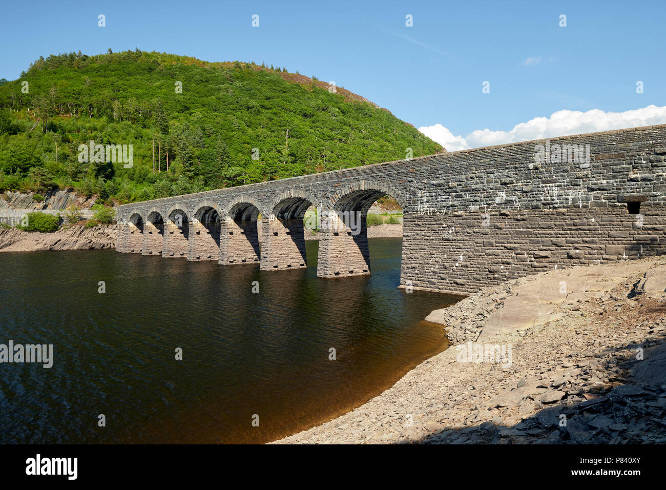 Ddu Garreg Dique Valle Elan Ryhayader Gales Powys UK Foto de stock