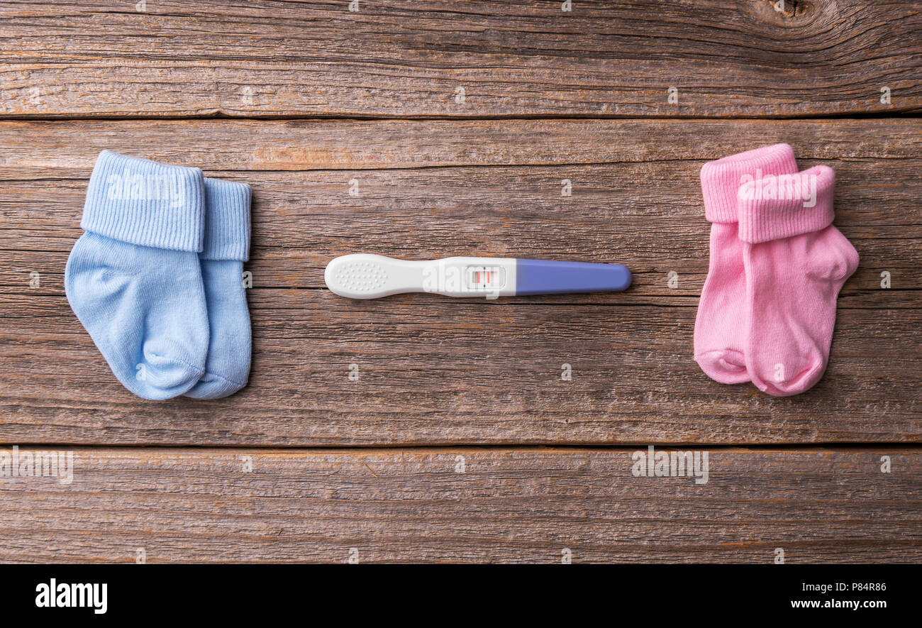 El embarazo. Un niño o una niña Fotografía de stock - Alamy