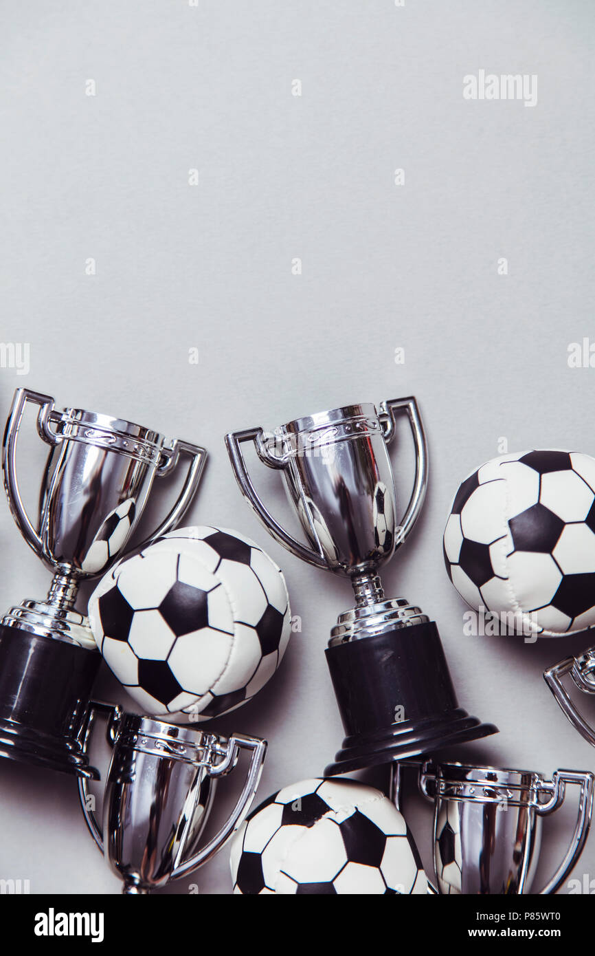 Fútbol Balón de Oro el trofeo de campeón Imagen Vector de stock - Alamy
