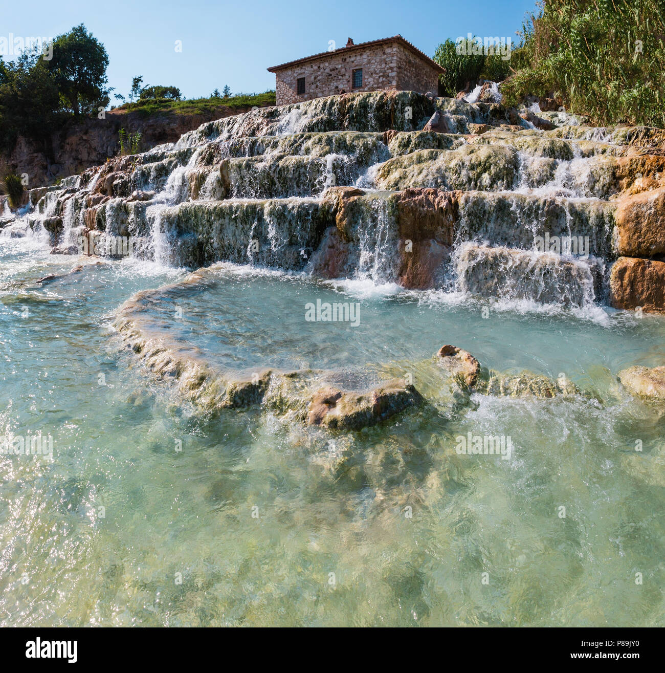 Balneario Natural con cascadas y fuentes termales de las termas de Saturnia,  Grosseto, Toscana, Italia Fotografía de stock - Alamy